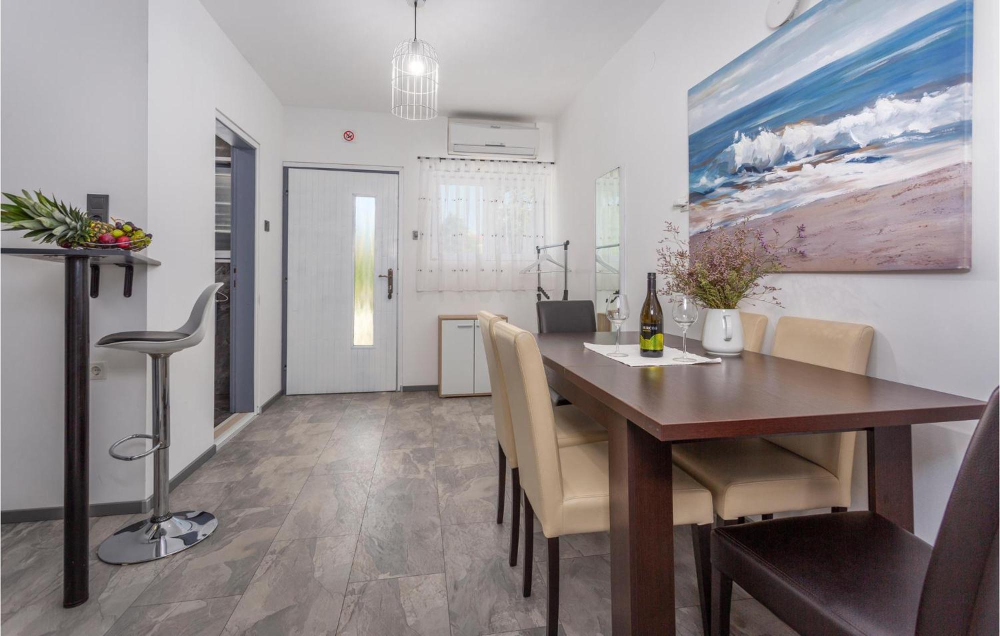 Beautiful Apartment In Malinska With Kitchen מראה חיצוני תמונה