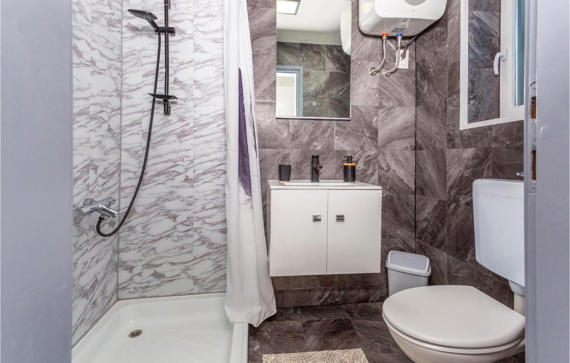 Beautiful Apartment In Malinska With Kitchen מראה חיצוני תמונה